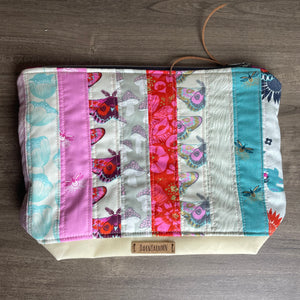 Quilted Firefly Light Wedge Project Bag